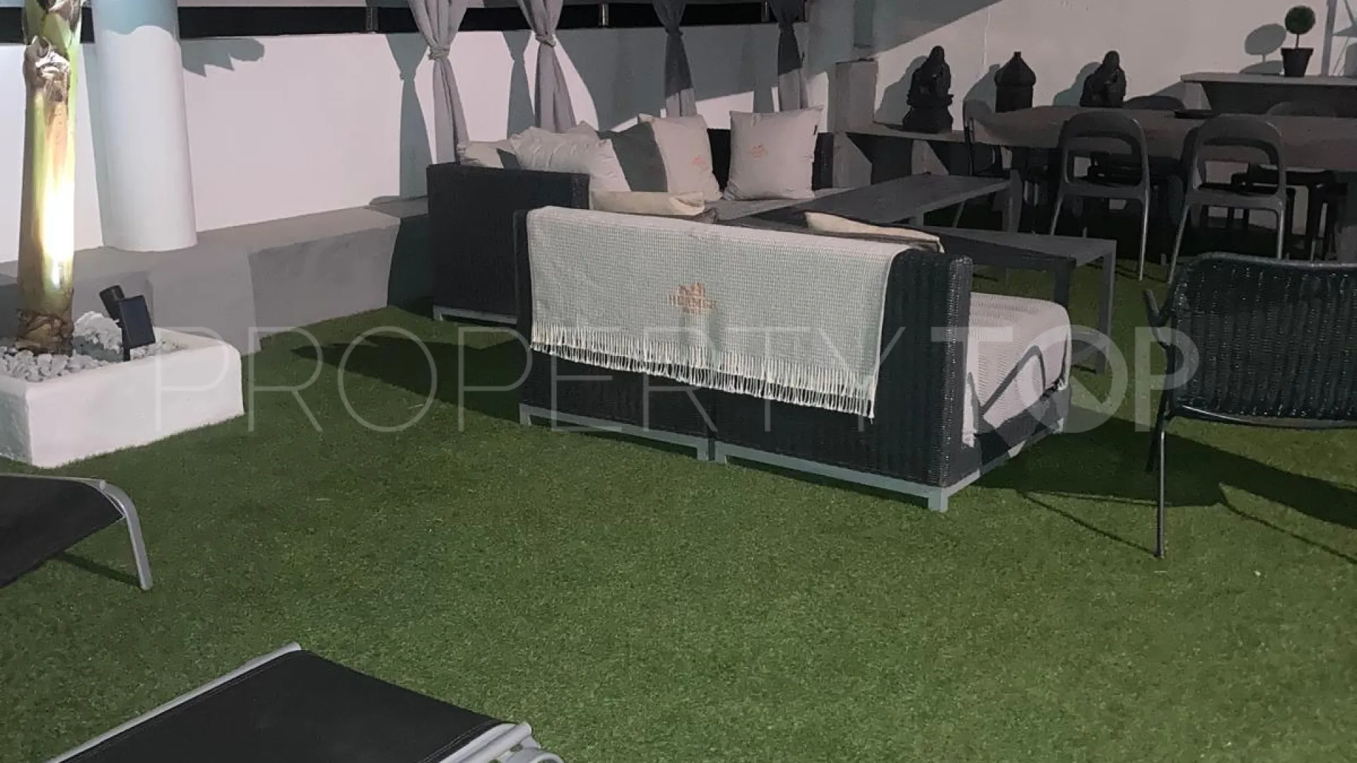 Villa for sale in San Pedro de Alcantara with 3 bedrooms