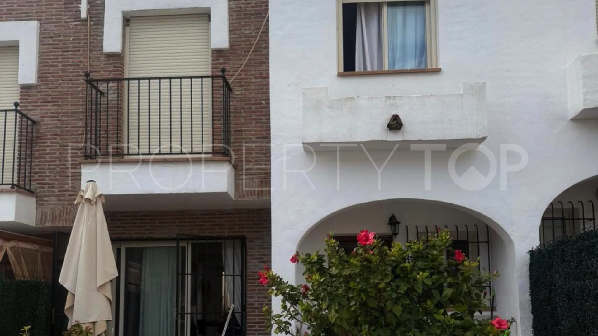 Town house for sale in Benahavis Centro