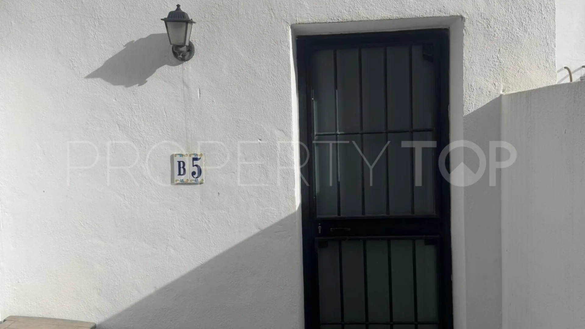 Town house for sale in Benahavis Centro