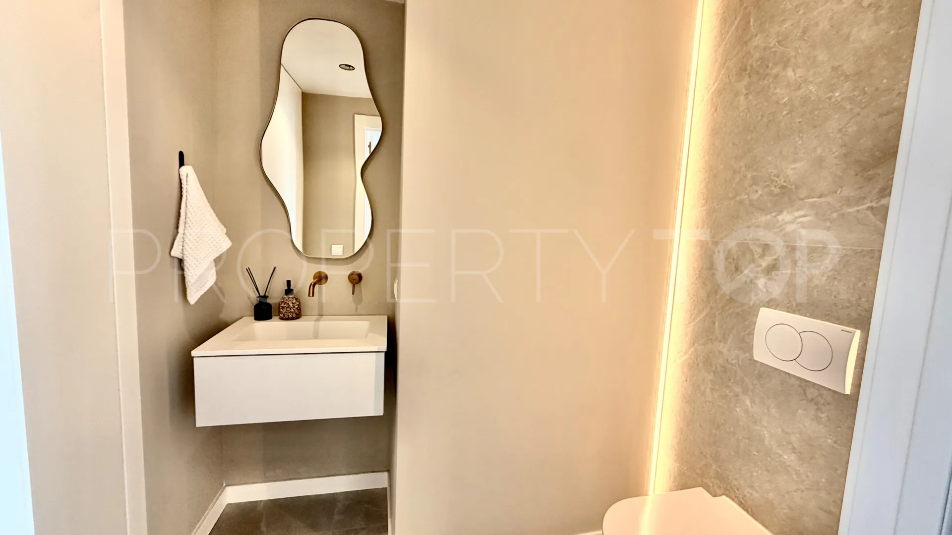 For sale apartment in La Quinta