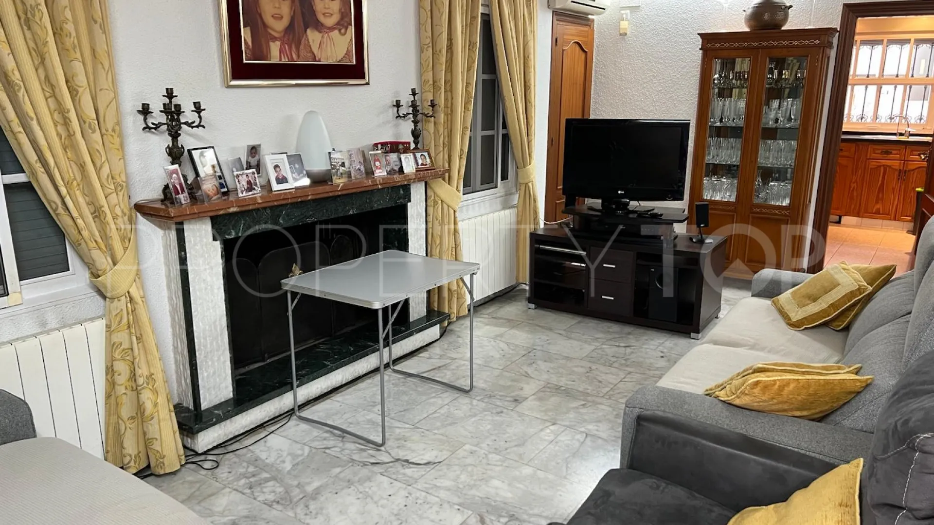 Se vende casa con 4 dormitorios en La Campana