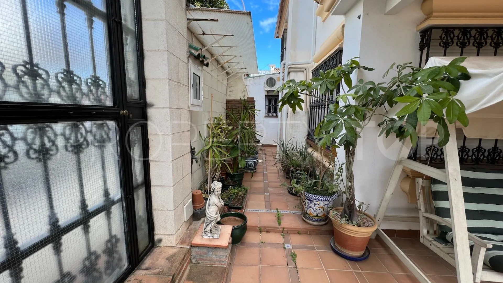 Se vende casa con 4 dormitorios en La Campana