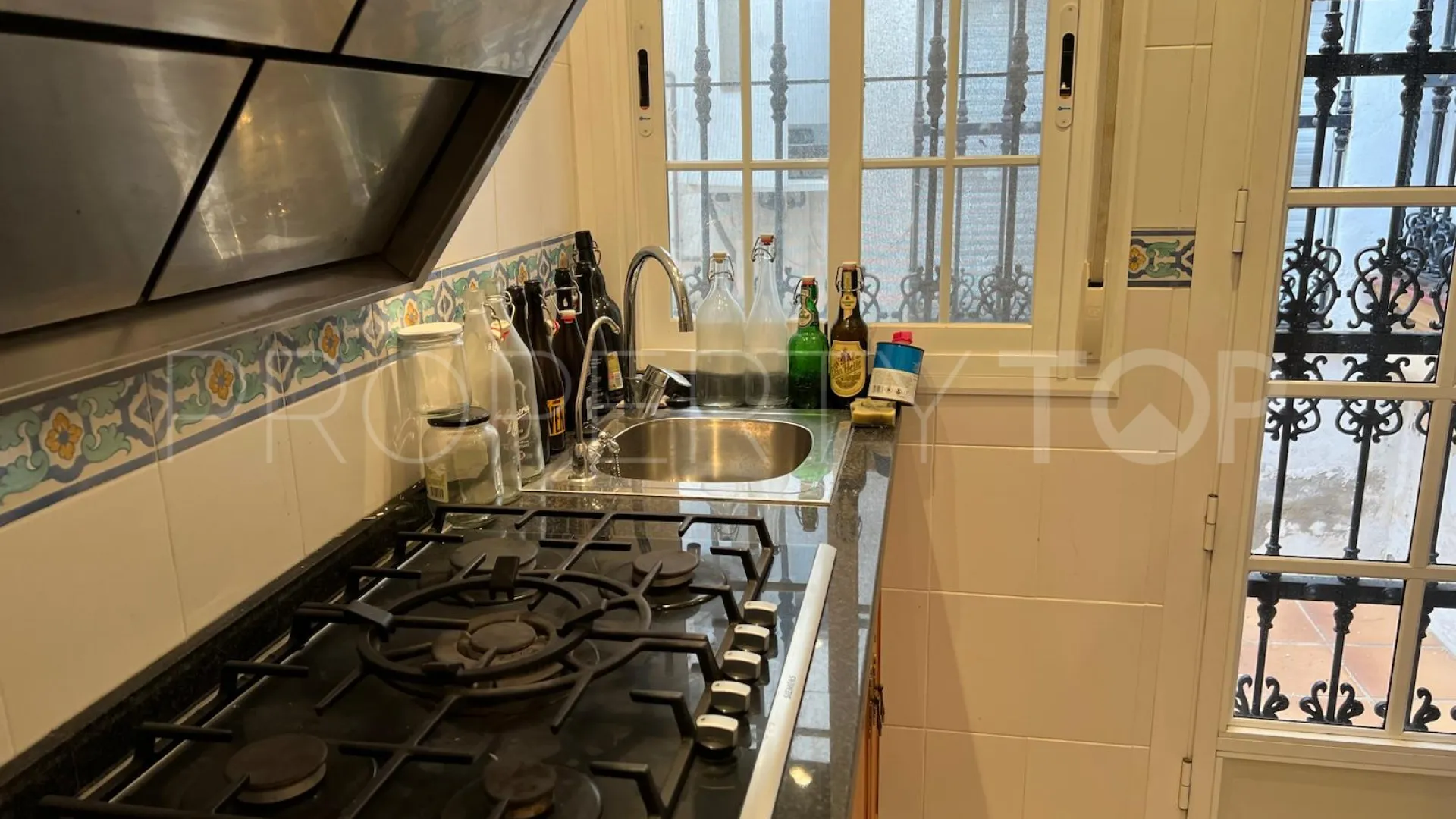Se vende casa con 4 dormitorios en La Campana