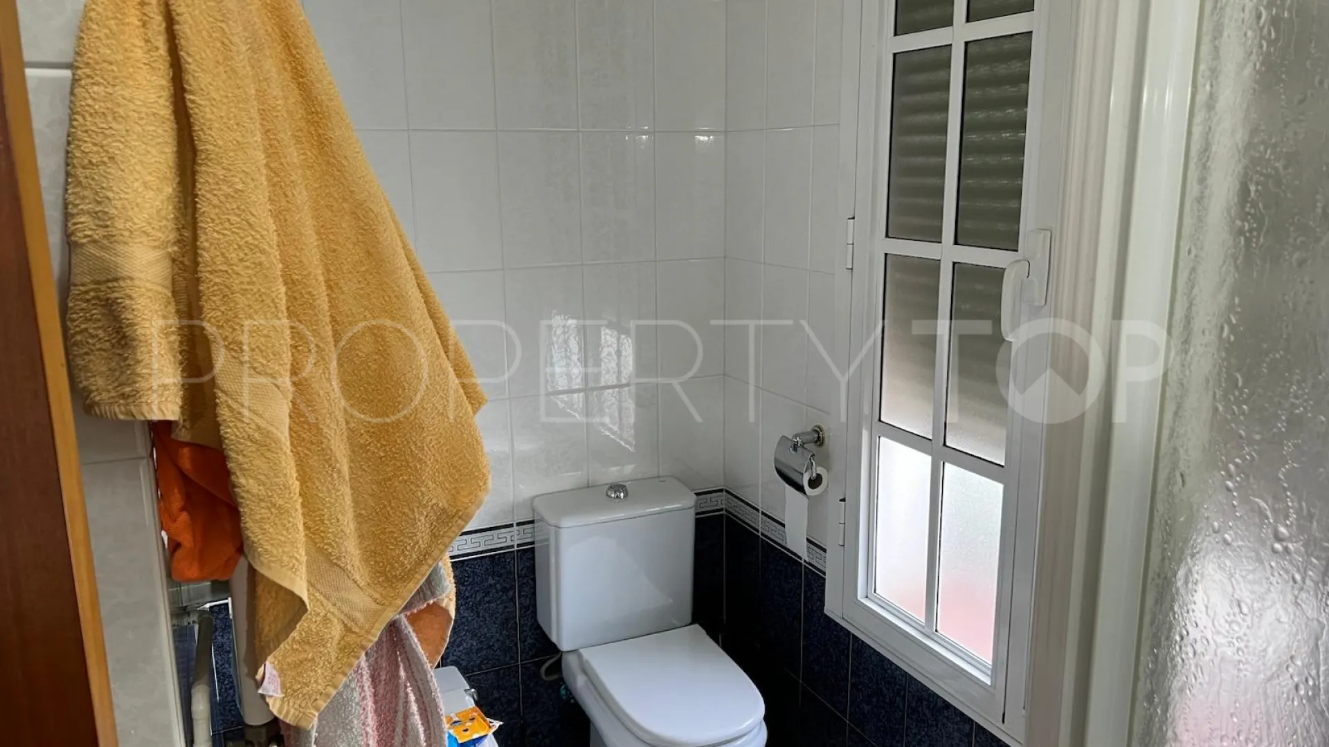 Se vende casa con 4 dormitorios en La Campana