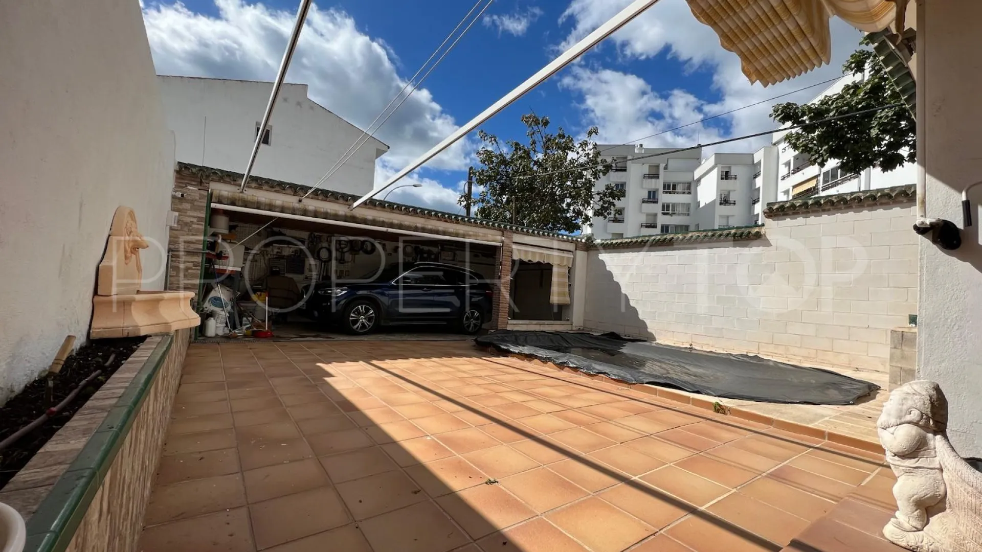 Se vende casa con 4 dormitorios en La Campana