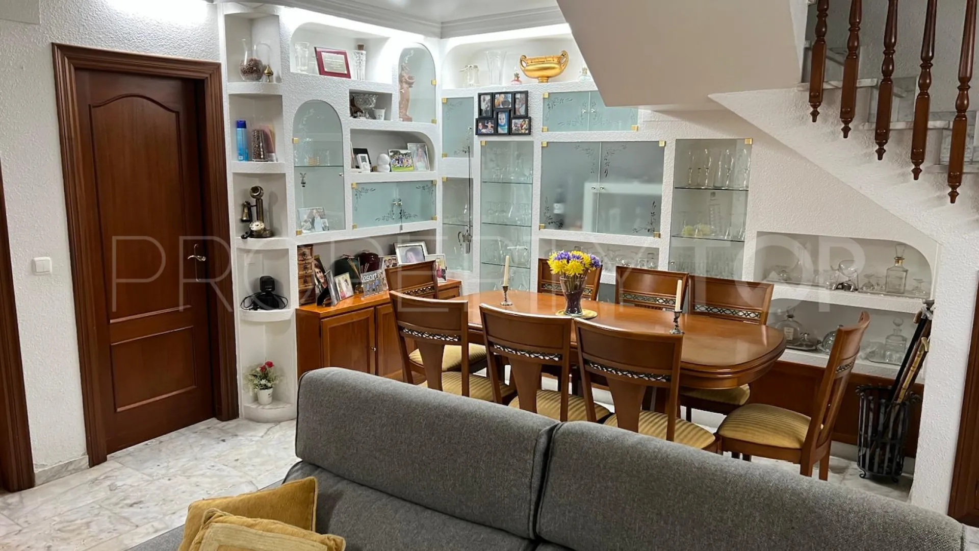 Se vende casa con 4 dormitorios en La Campana