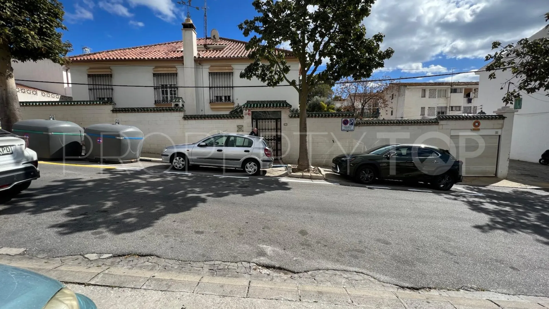 Se vende casa con 4 dormitorios en La Campana