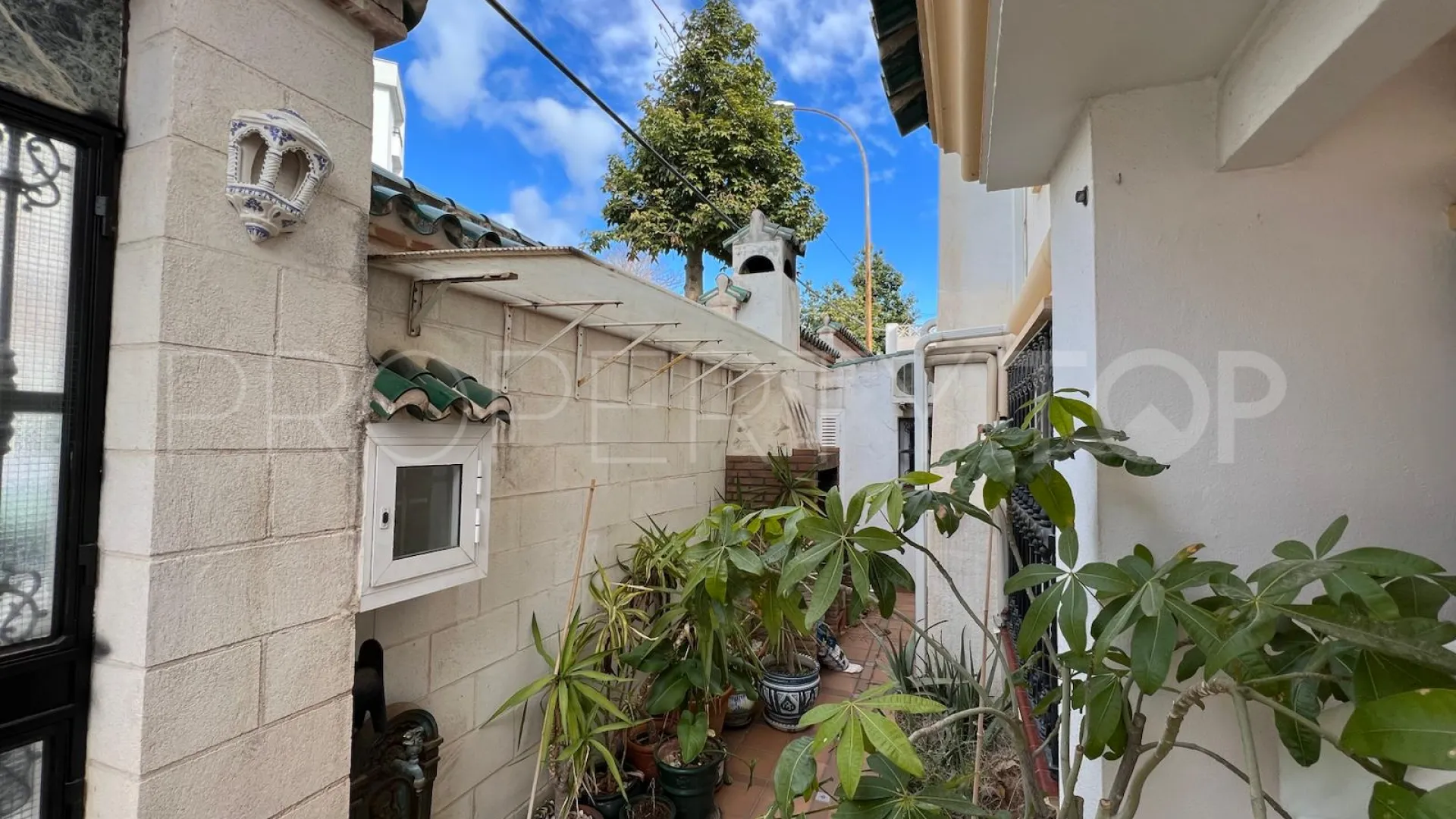 Se vende casa con 4 dormitorios en La Campana
