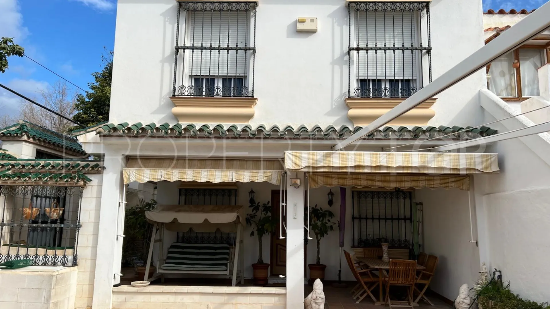 Se vende casa con 4 dormitorios en La Campana