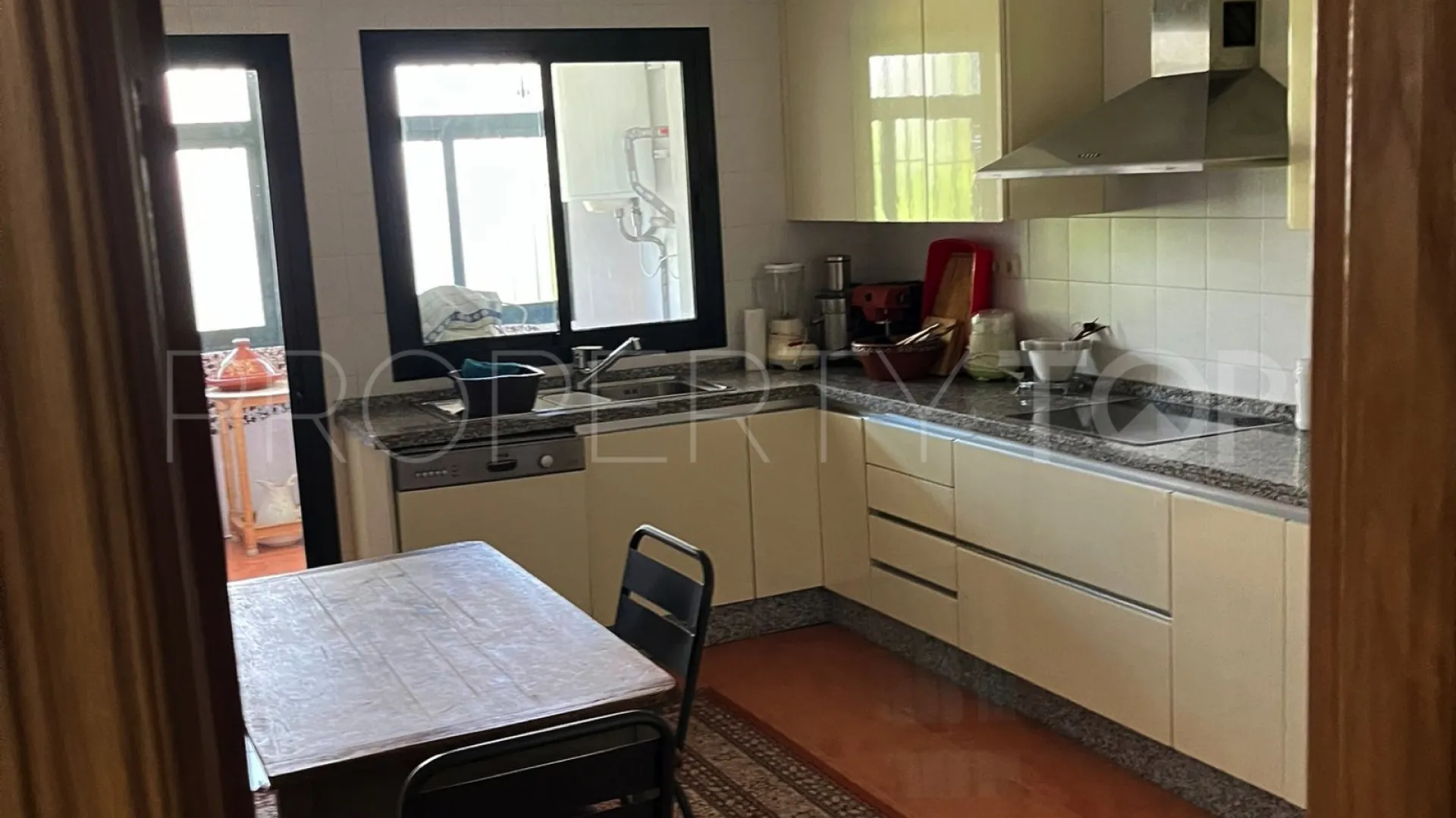 Duplex for sale in San Pedro de Alcantara with 3 bedrooms