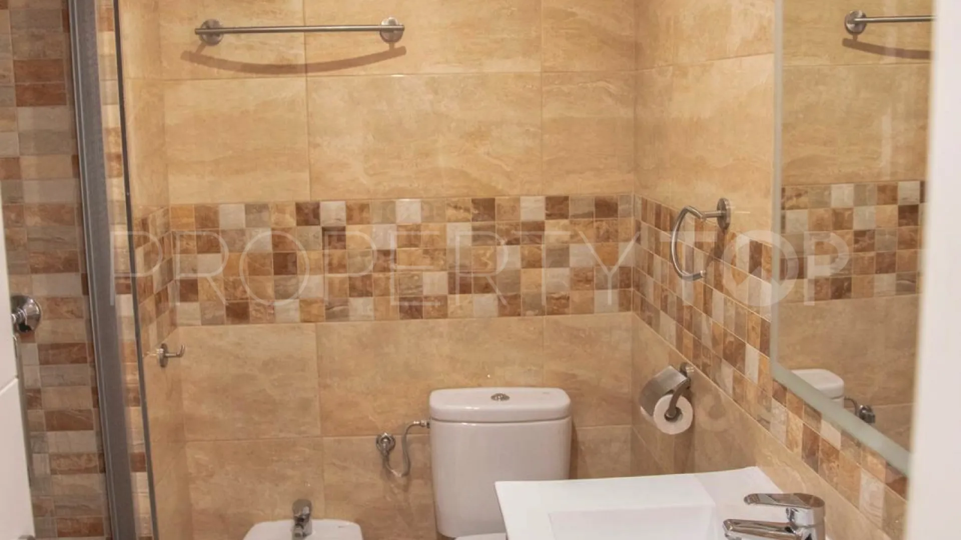 For sale 4 bedrooms apartment in San Pedro de Alcantara