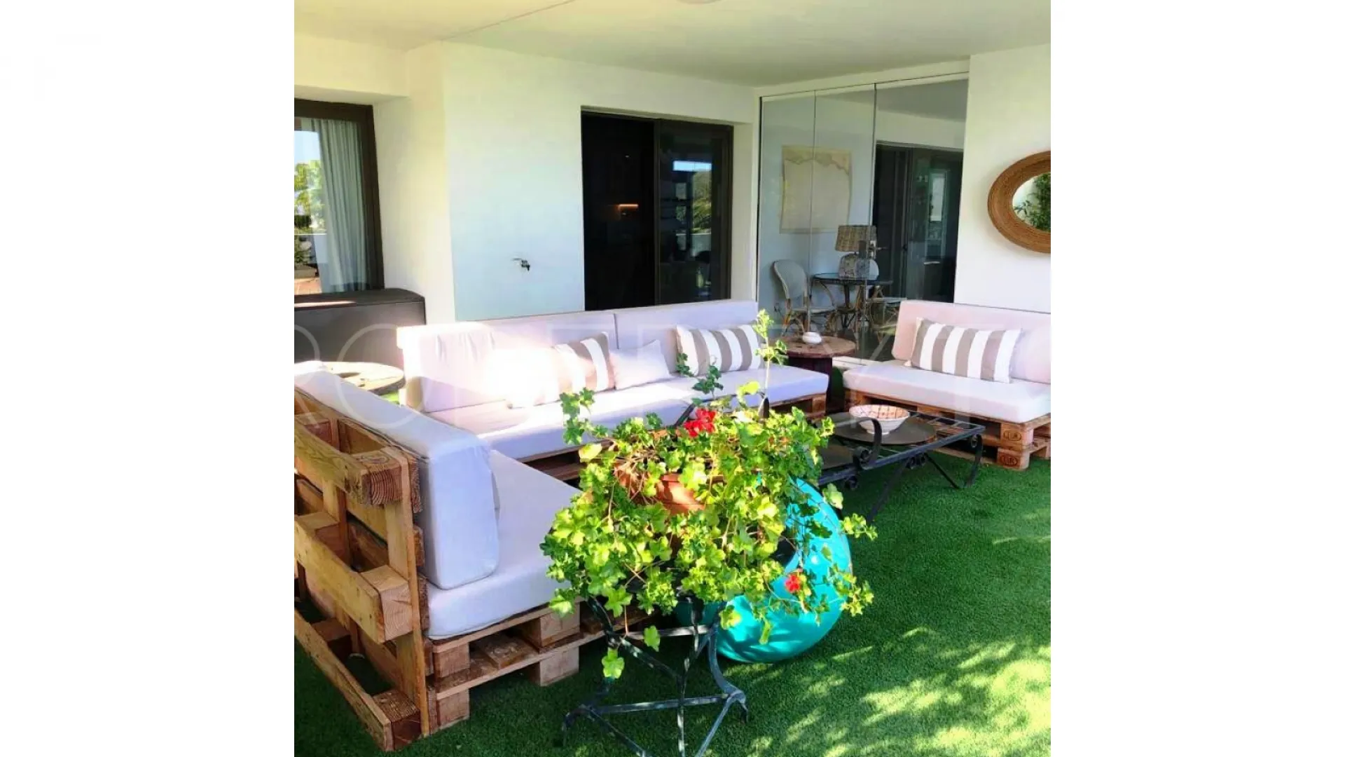 For sale ground floor apartment in Finca Cortesin