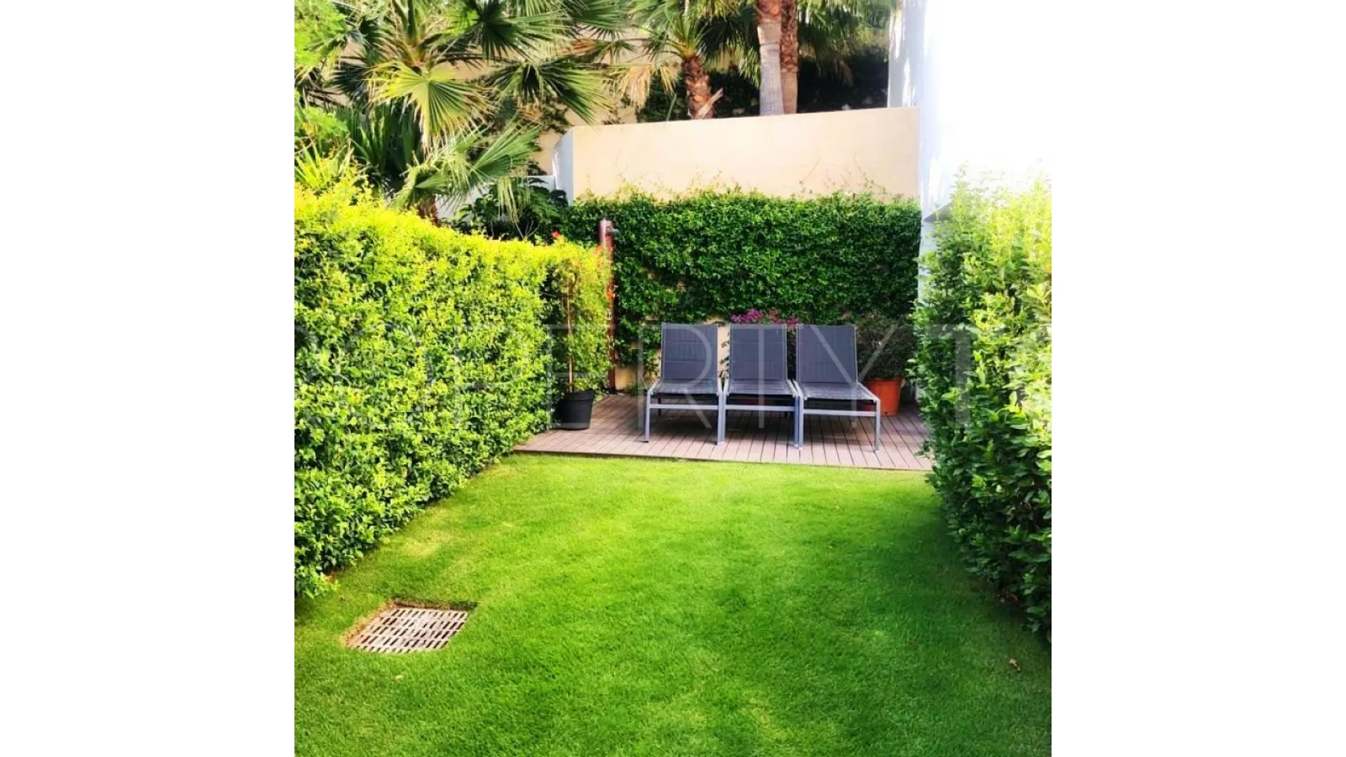 For sale ground floor apartment in Finca Cortesin