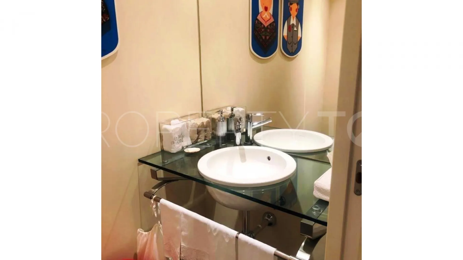 For sale ground floor apartment in Finca Cortesin