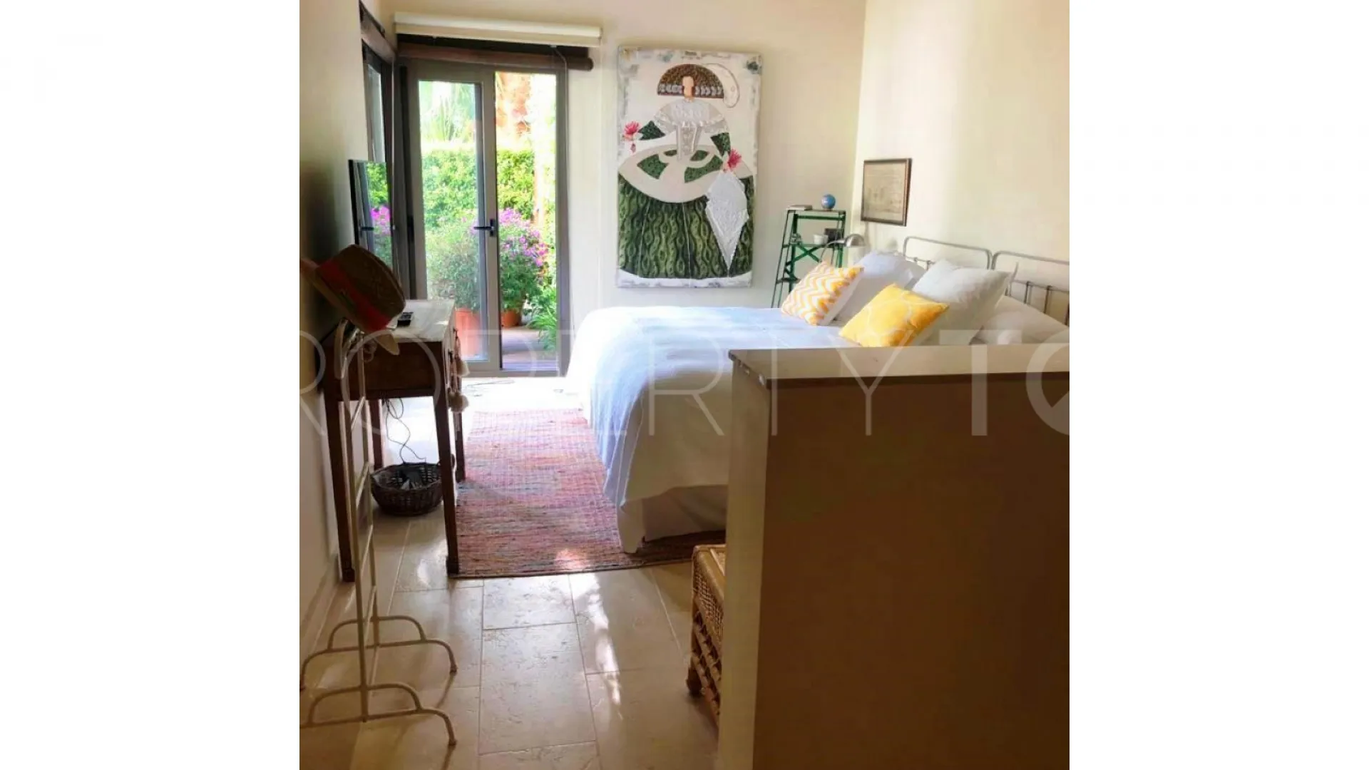 For sale ground floor apartment in Finca Cortesin