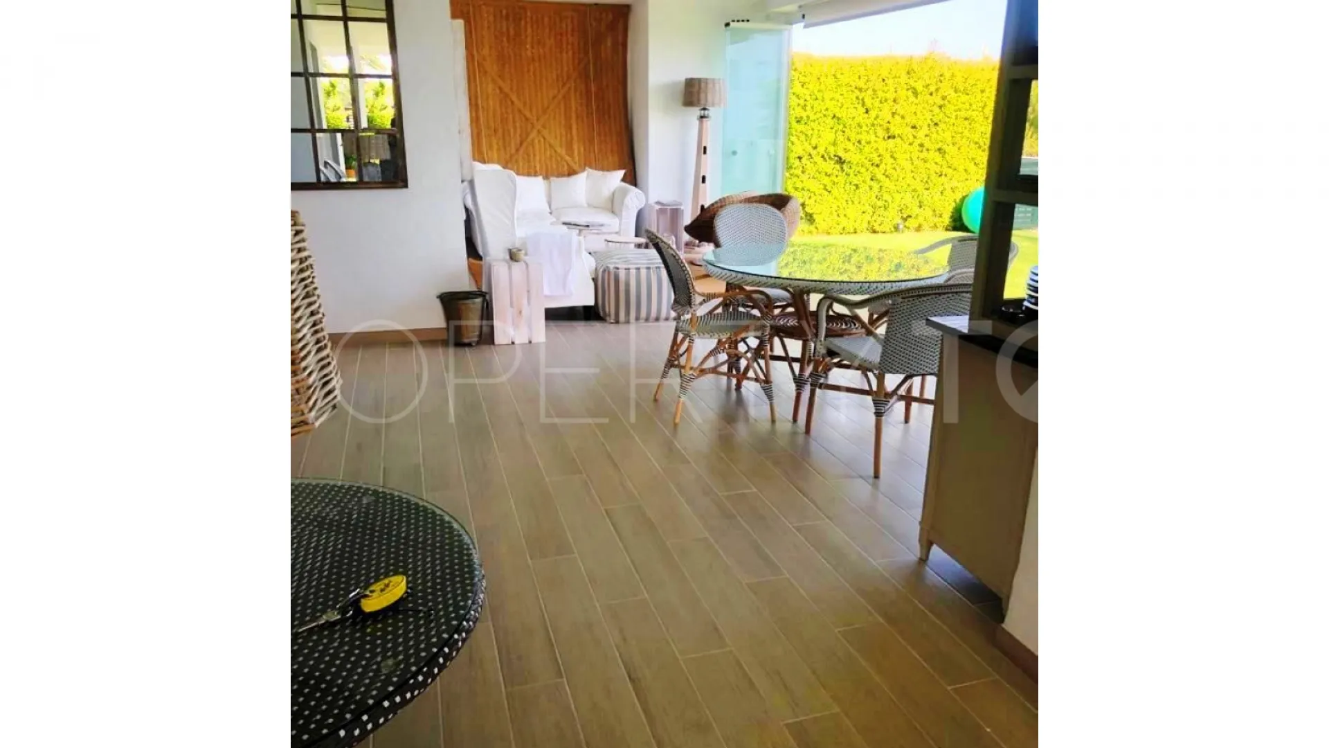 For sale ground floor apartment in Finca Cortesin