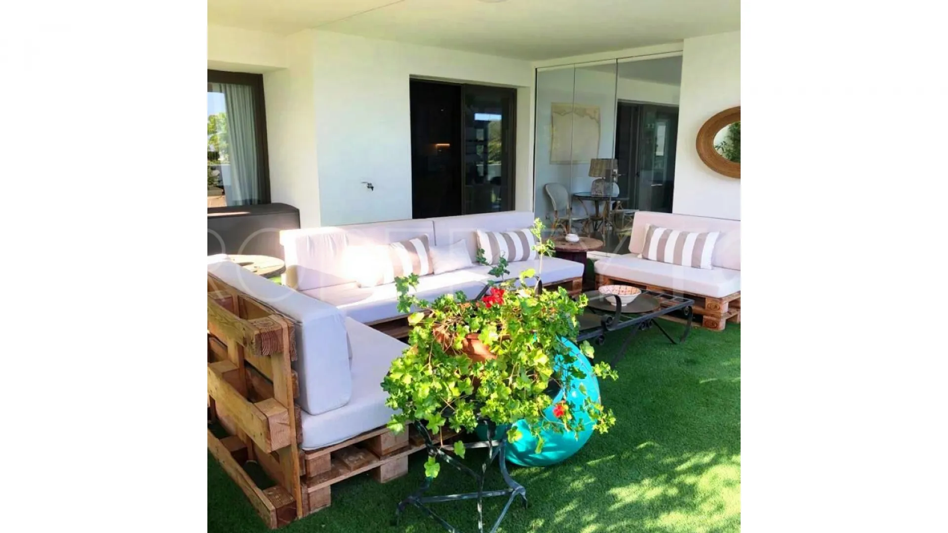For sale ground floor apartment in Finca Cortesin
