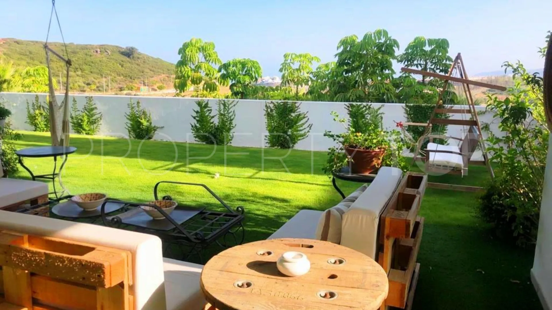 For sale ground floor apartment in Finca Cortesin