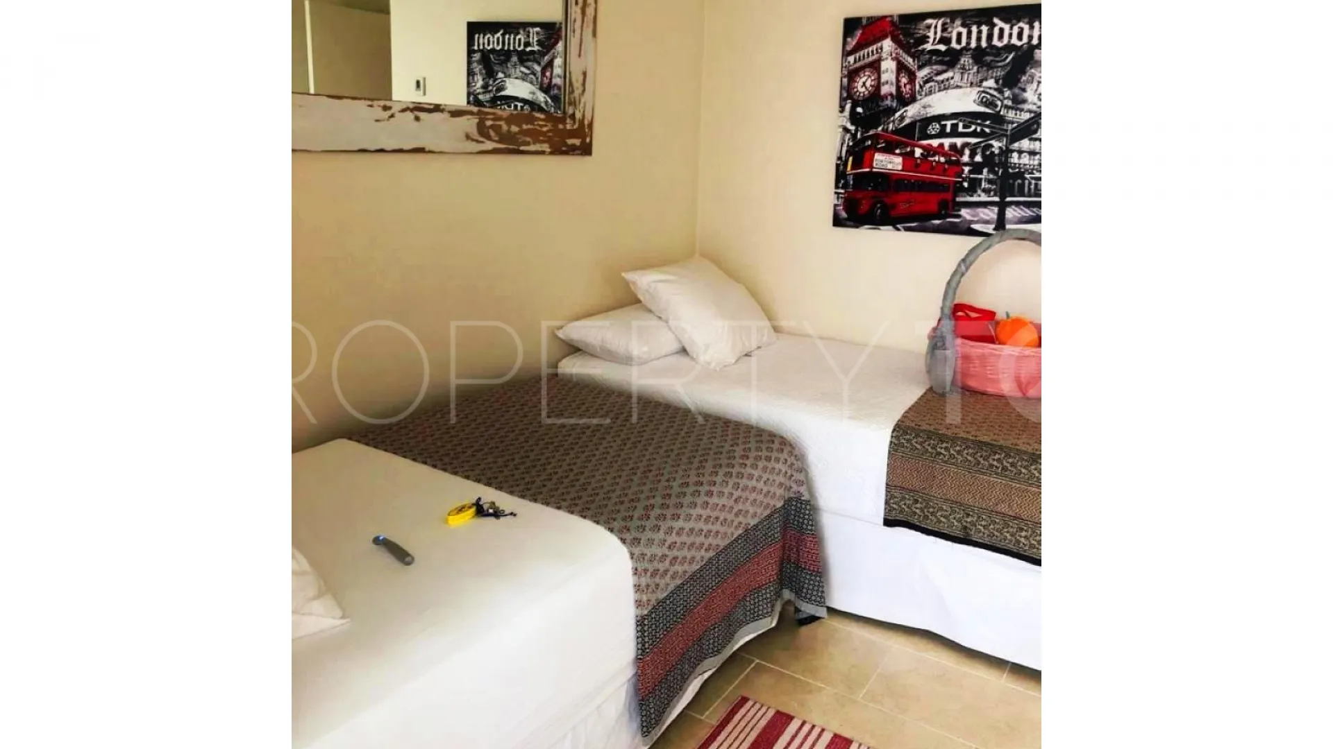 For sale ground floor apartment in Finca Cortesin