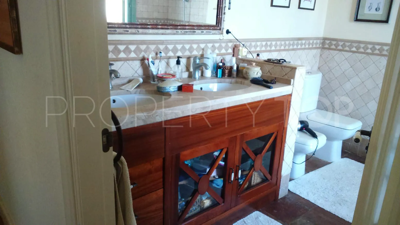 Buy villa in Torreguadiaro with 4 bedrooms