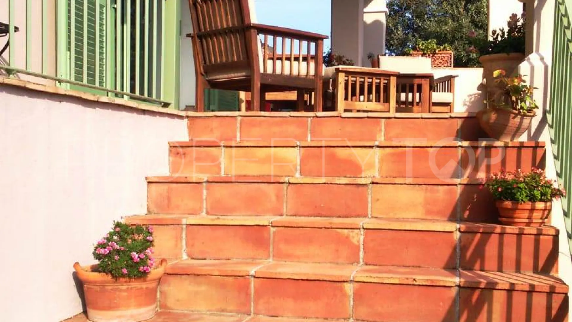 Buy villa in Torreguadiaro with 4 bedrooms