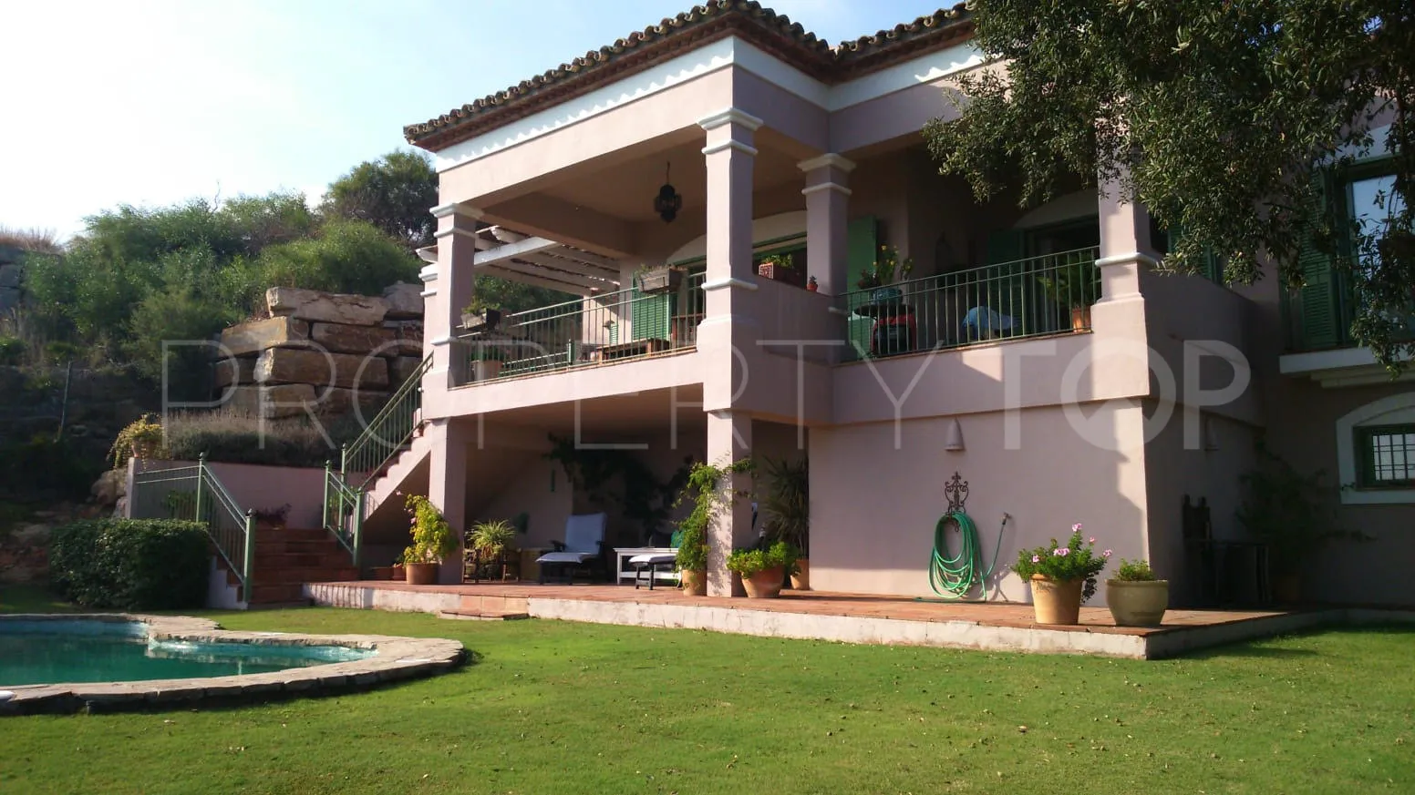 Buy villa in Torreguadiaro with 4 bedrooms
