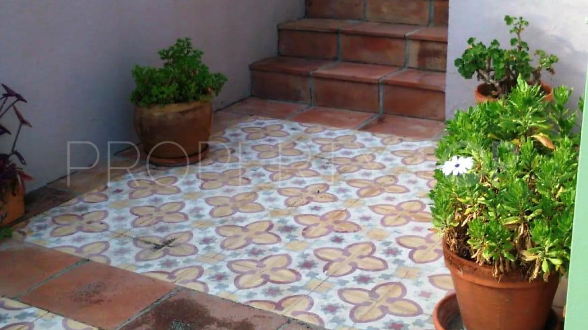 Buy villa in Torreguadiaro with 4 bedrooms