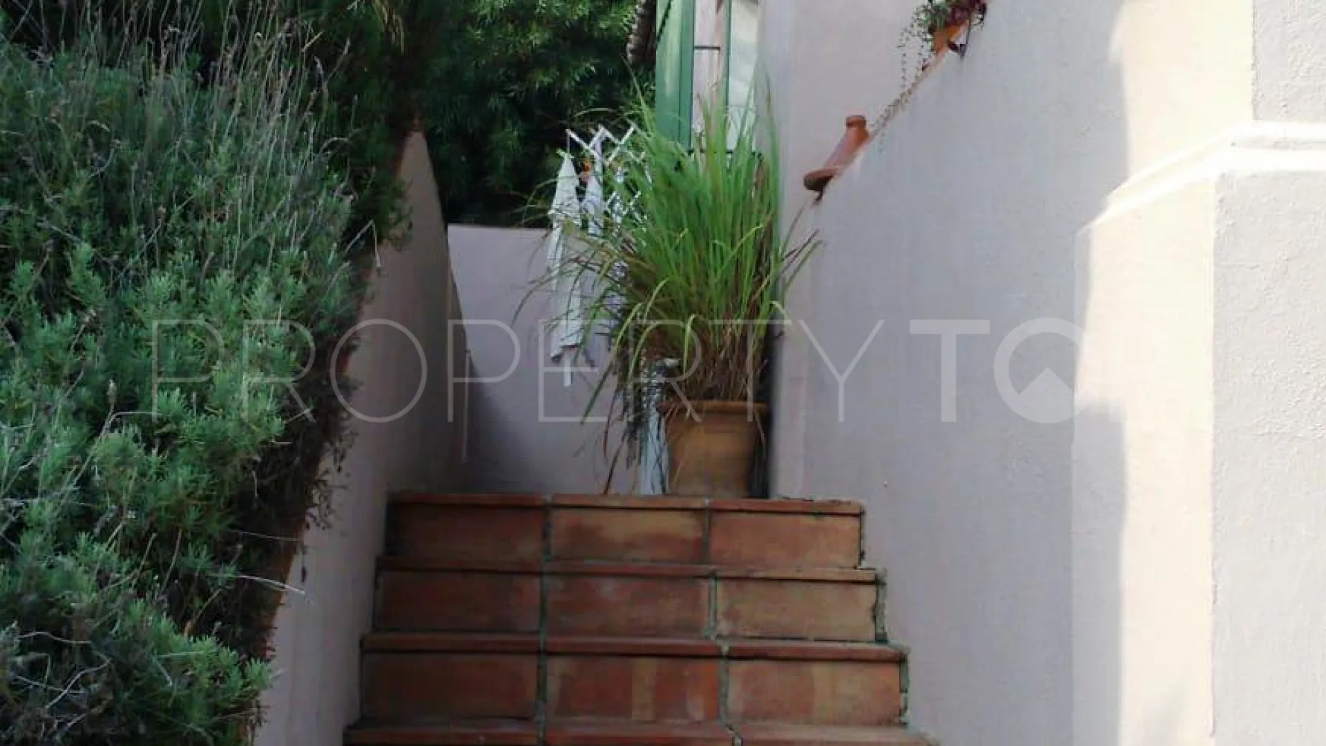 Buy villa in Torreguadiaro with 4 bedrooms