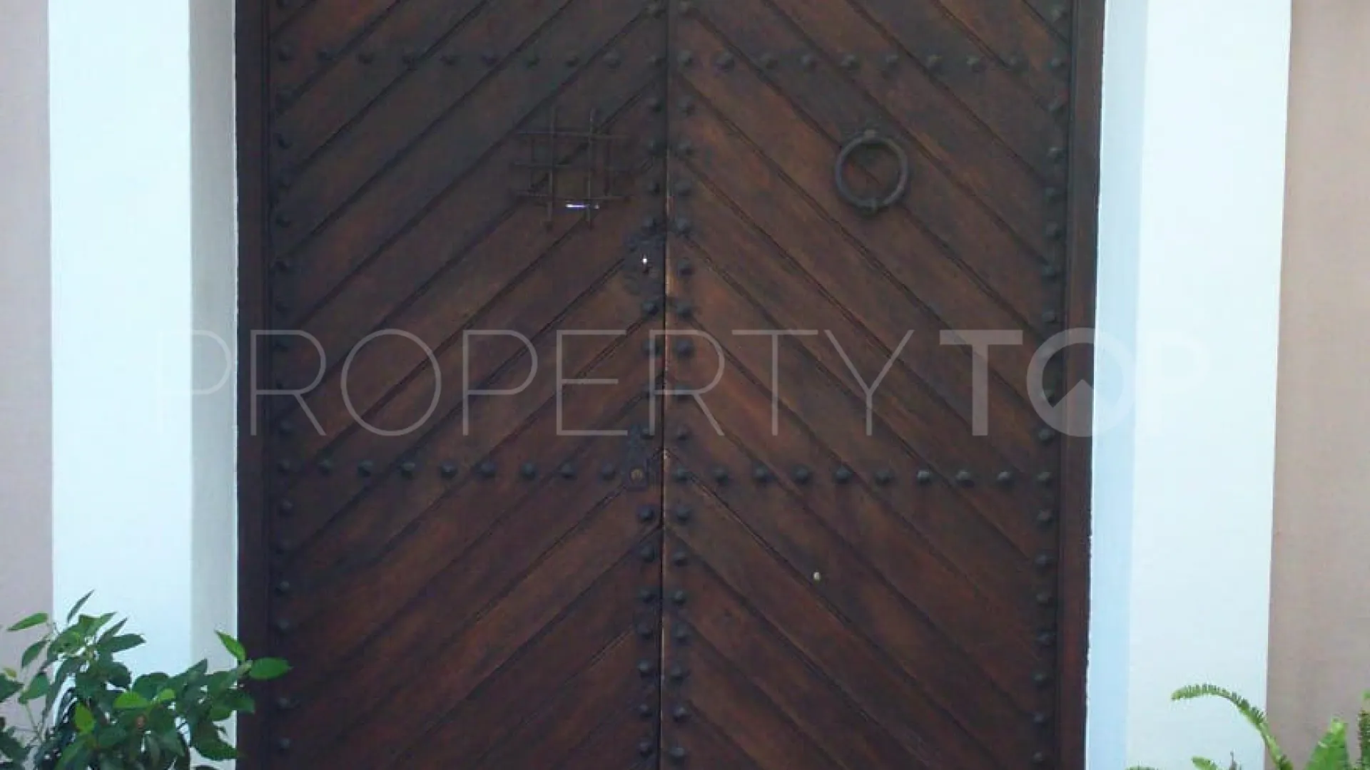 Buy villa in Torreguadiaro with 4 bedrooms