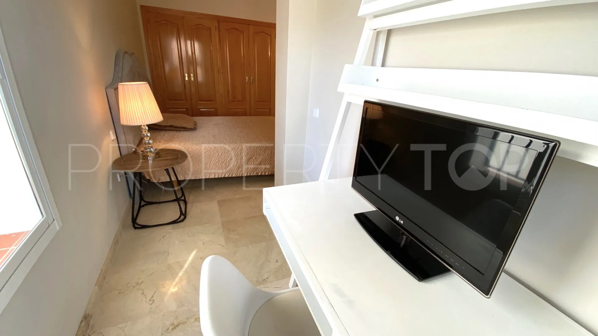 Comprar apartamento con 2 dormitorios en Los Pinos de Aloha
