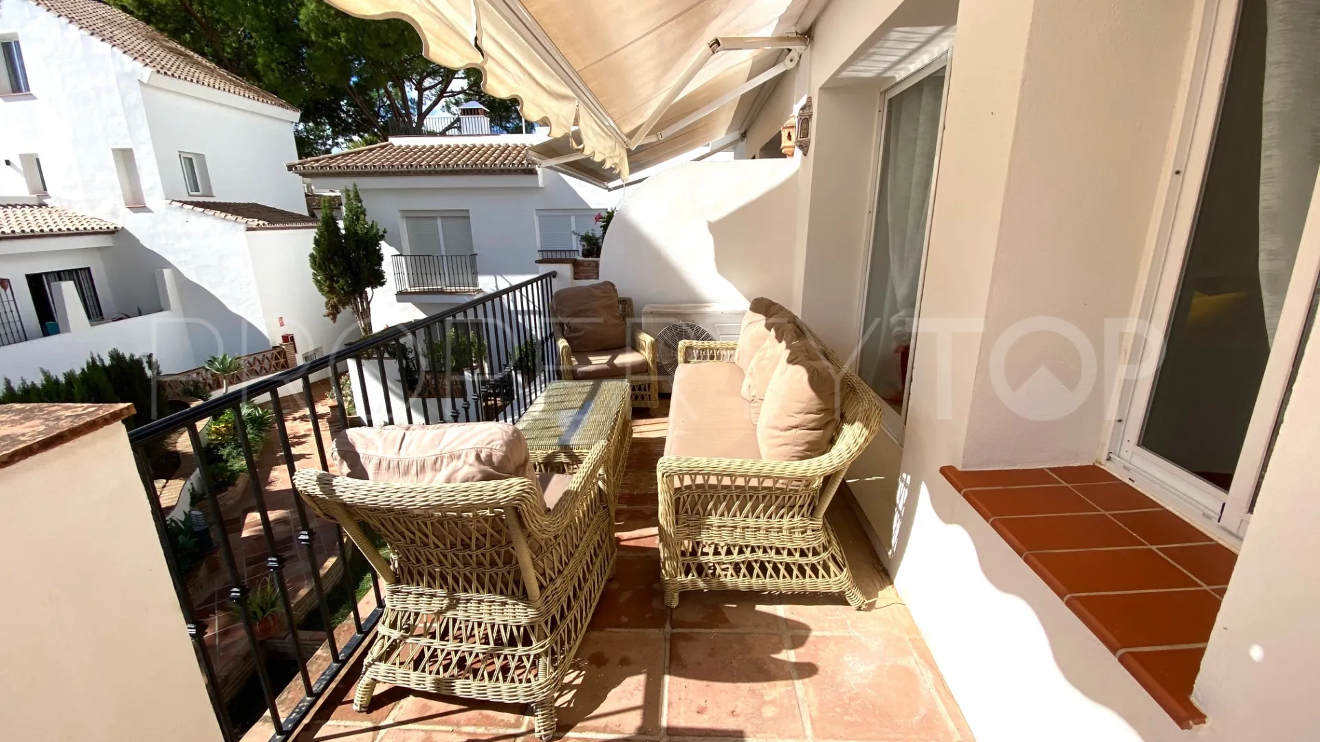 Comprar apartamento con 2 dormitorios en Los Pinos de Aloha