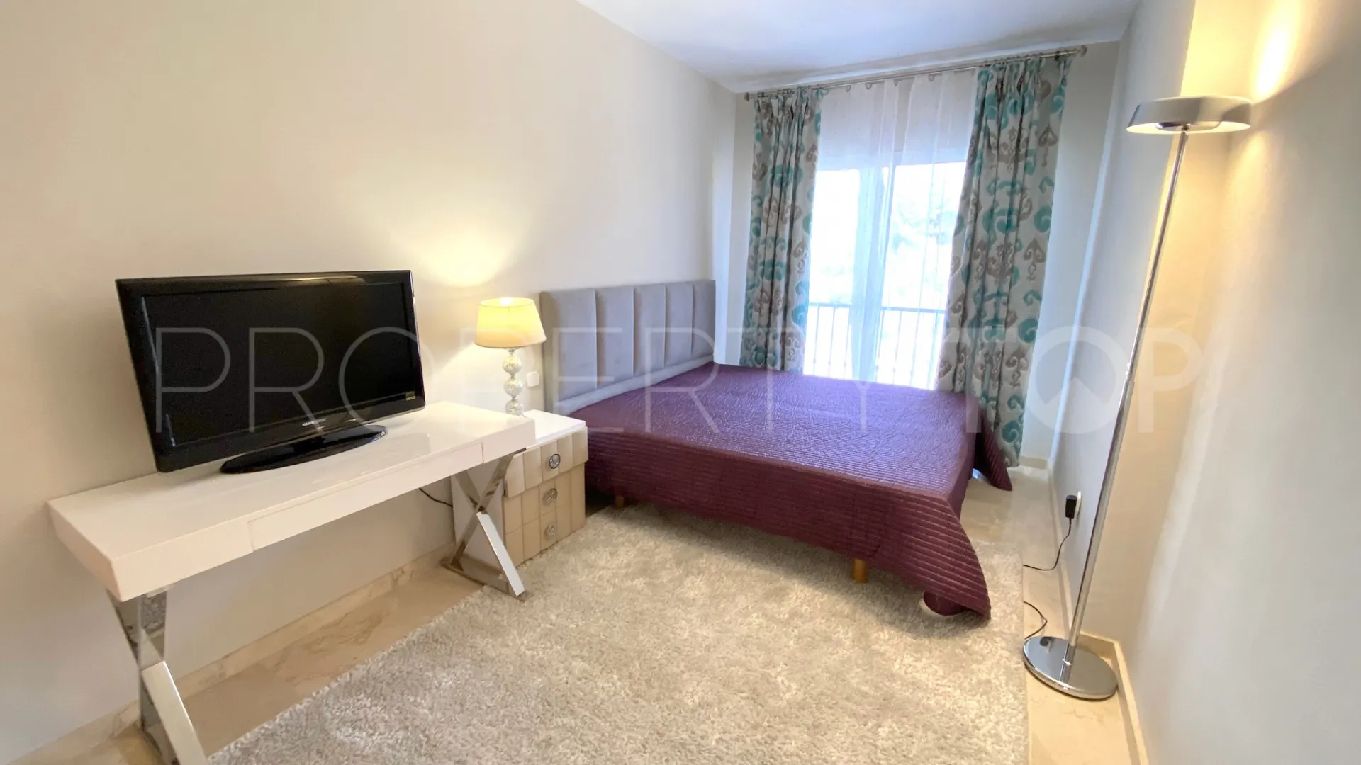 Comprar apartamento con 2 dormitorios en Los Pinos de Aloha