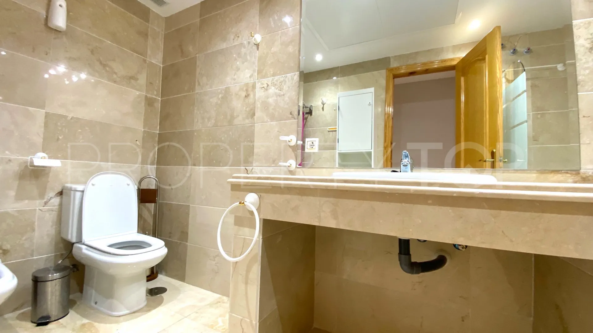 Comprar apartamento con 2 dormitorios en Los Pinos de Aloha