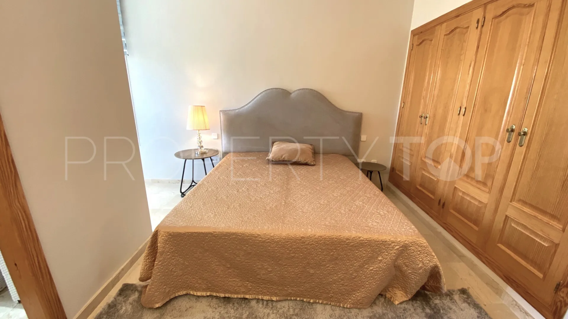 Comprar apartamento con 2 dormitorios en Los Pinos de Aloha
