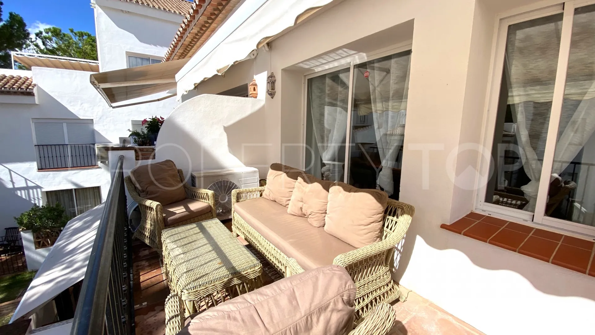 Comprar apartamento con 2 dormitorios en Los Pinos de Aloha