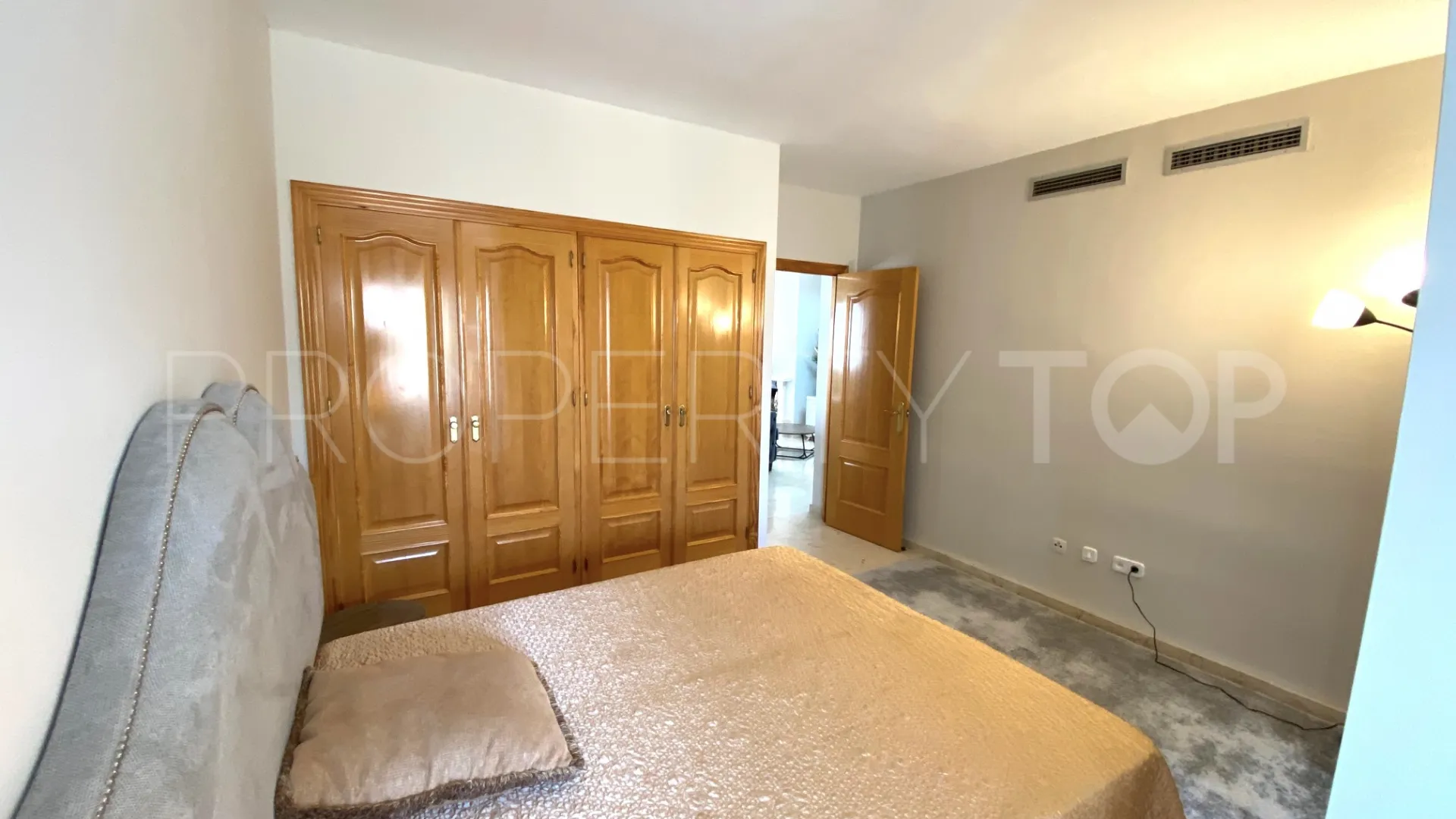 Comprar apartamento con 2 dormitorios en Los Pinos de Aloha