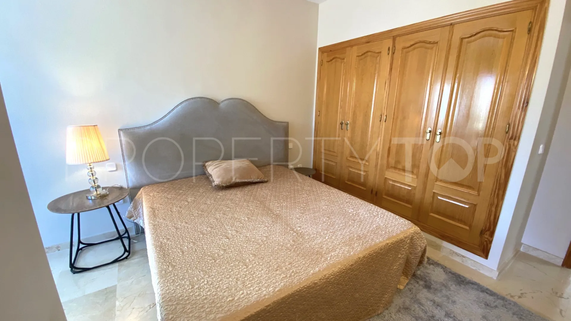Comprar apartamento con 2 dormitorios en Los Pinos de Aloha