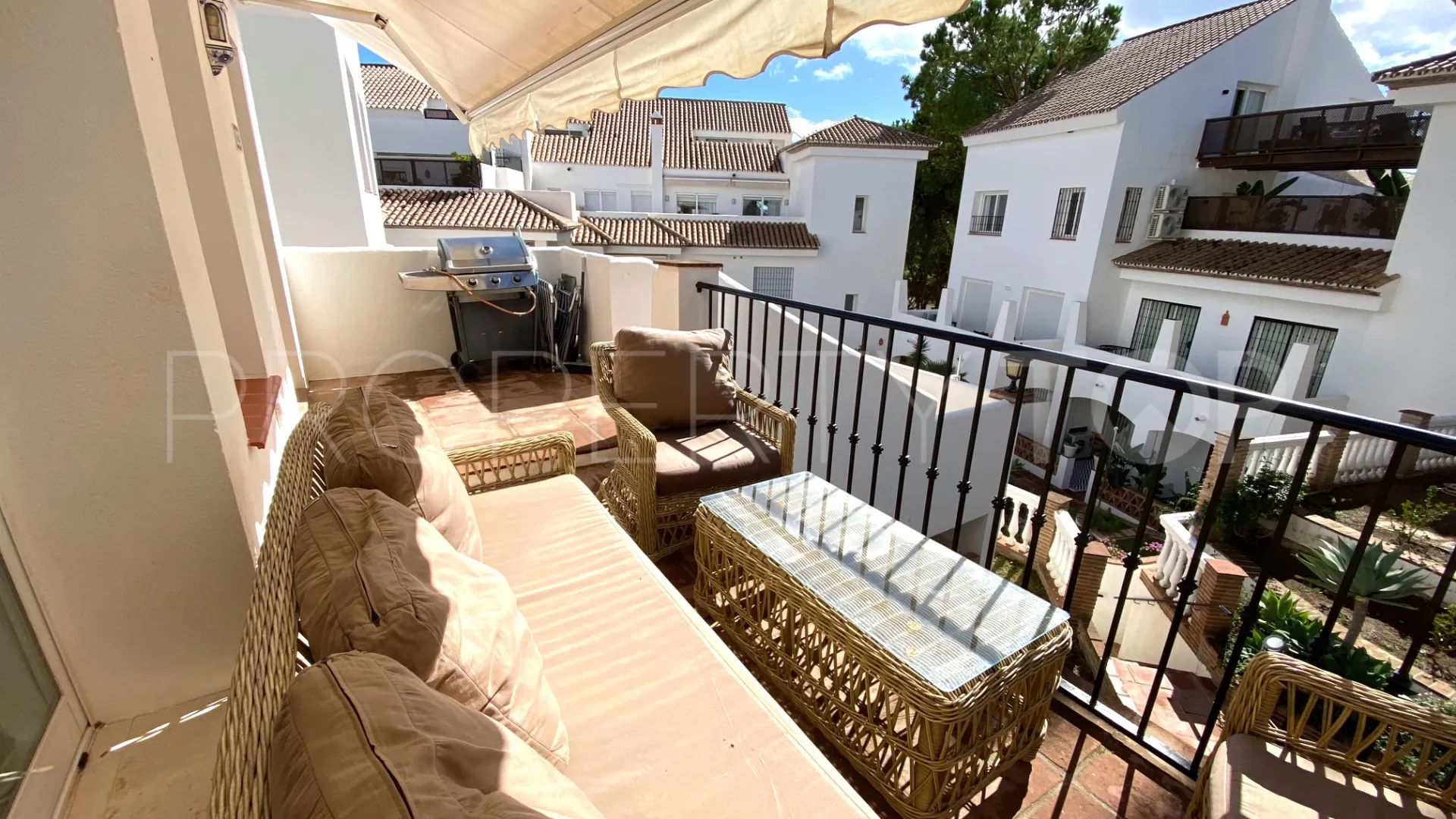 Comprar apartamento con 2 dormitorios en Los Pinos de Aloha