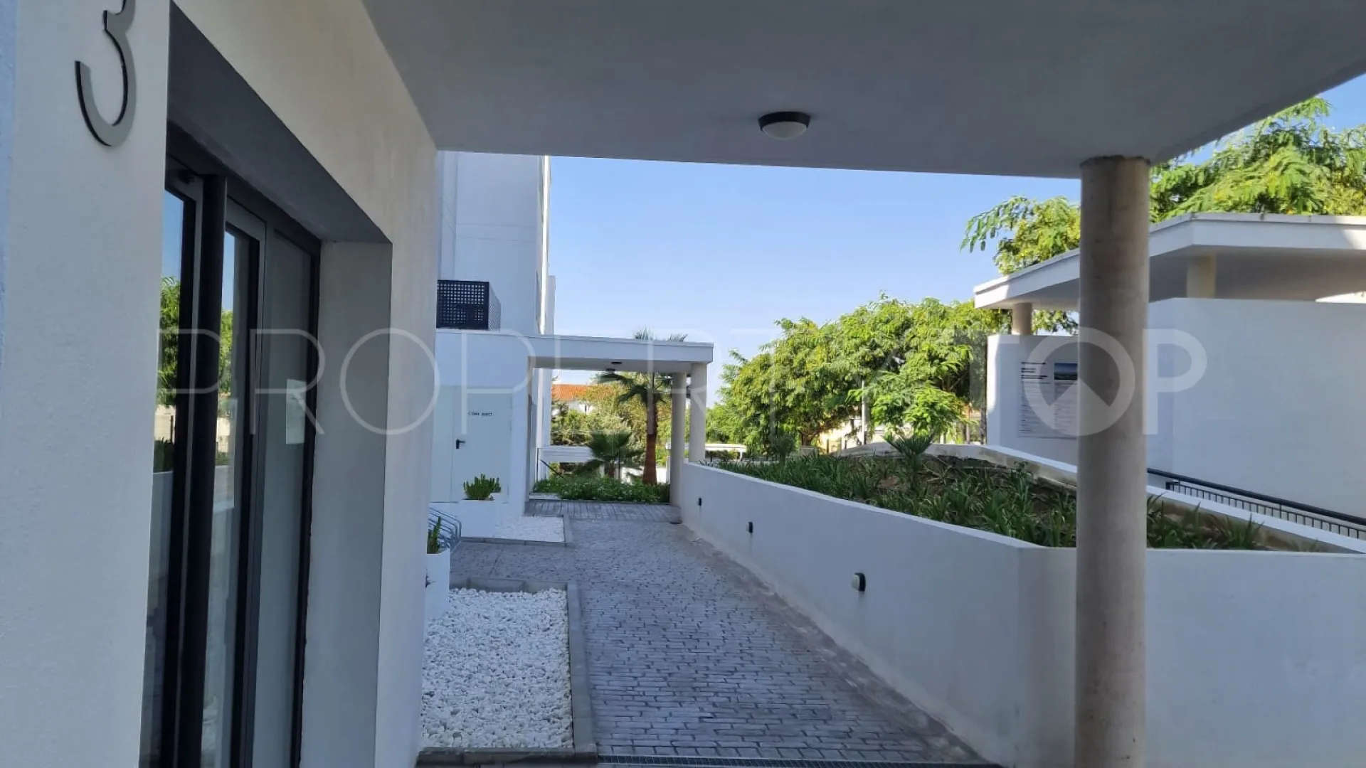 Buy ground floor apartment in Las Joyas
