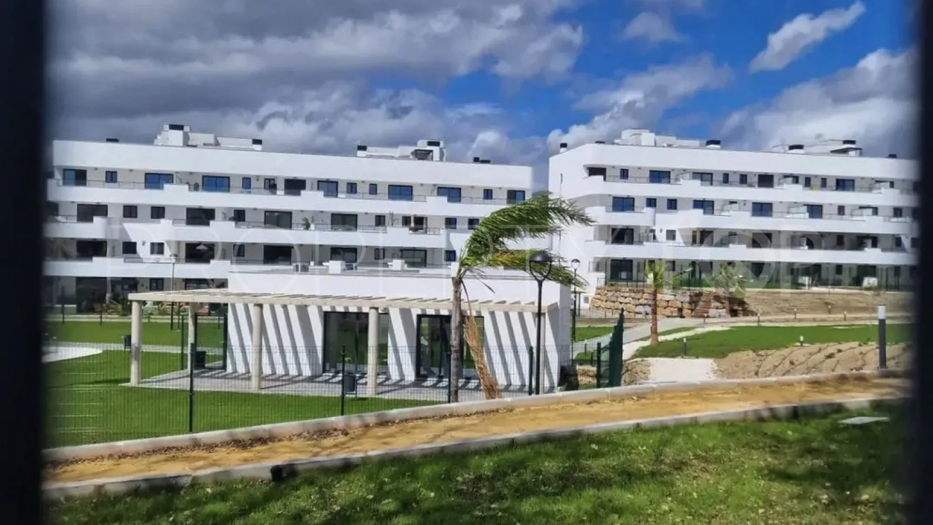 Buy ground floor apartment in Las Joyas