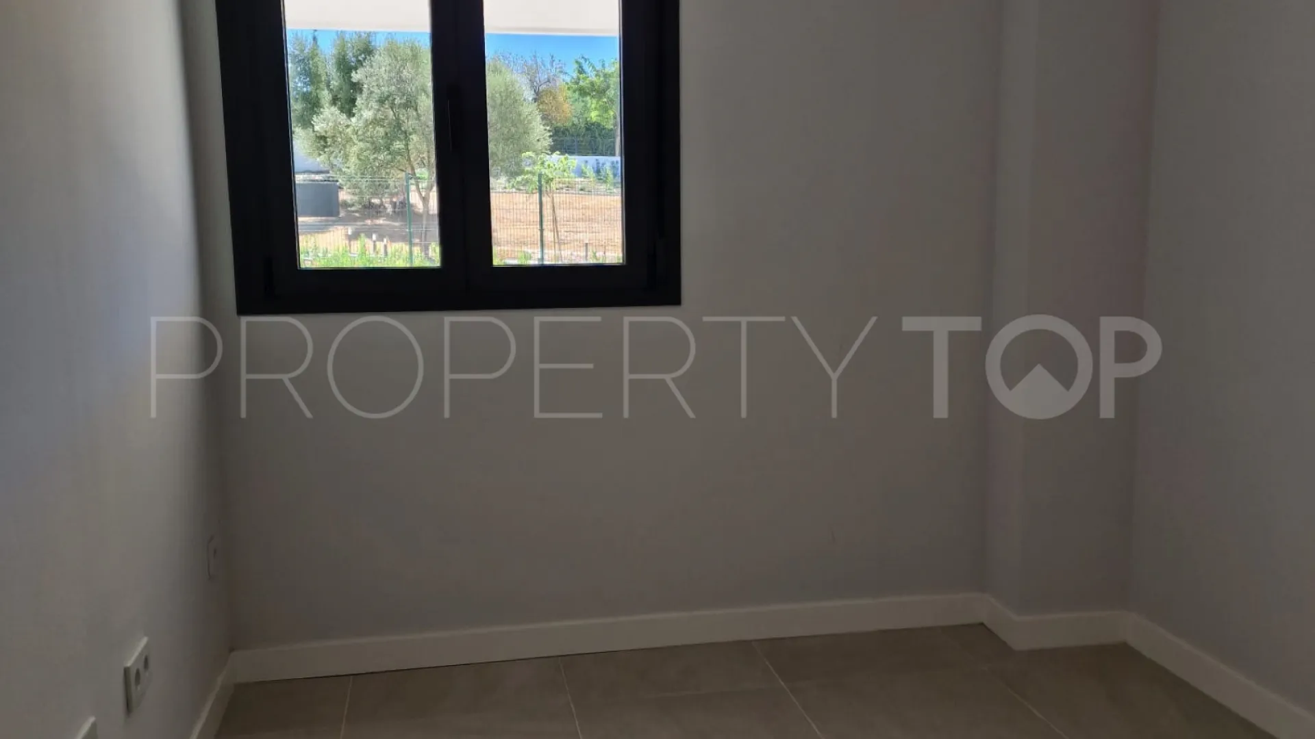 Buy ground floor apartment in Las Joyas
