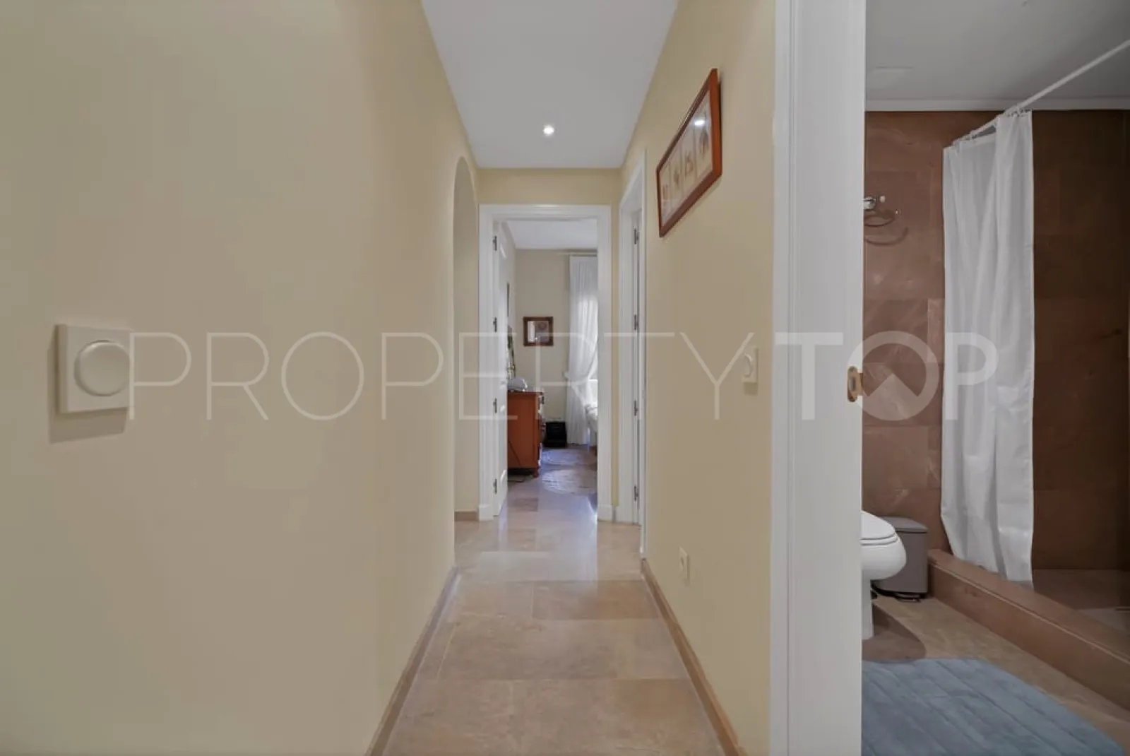 Apartamento planta baja en venta en La Duquesa