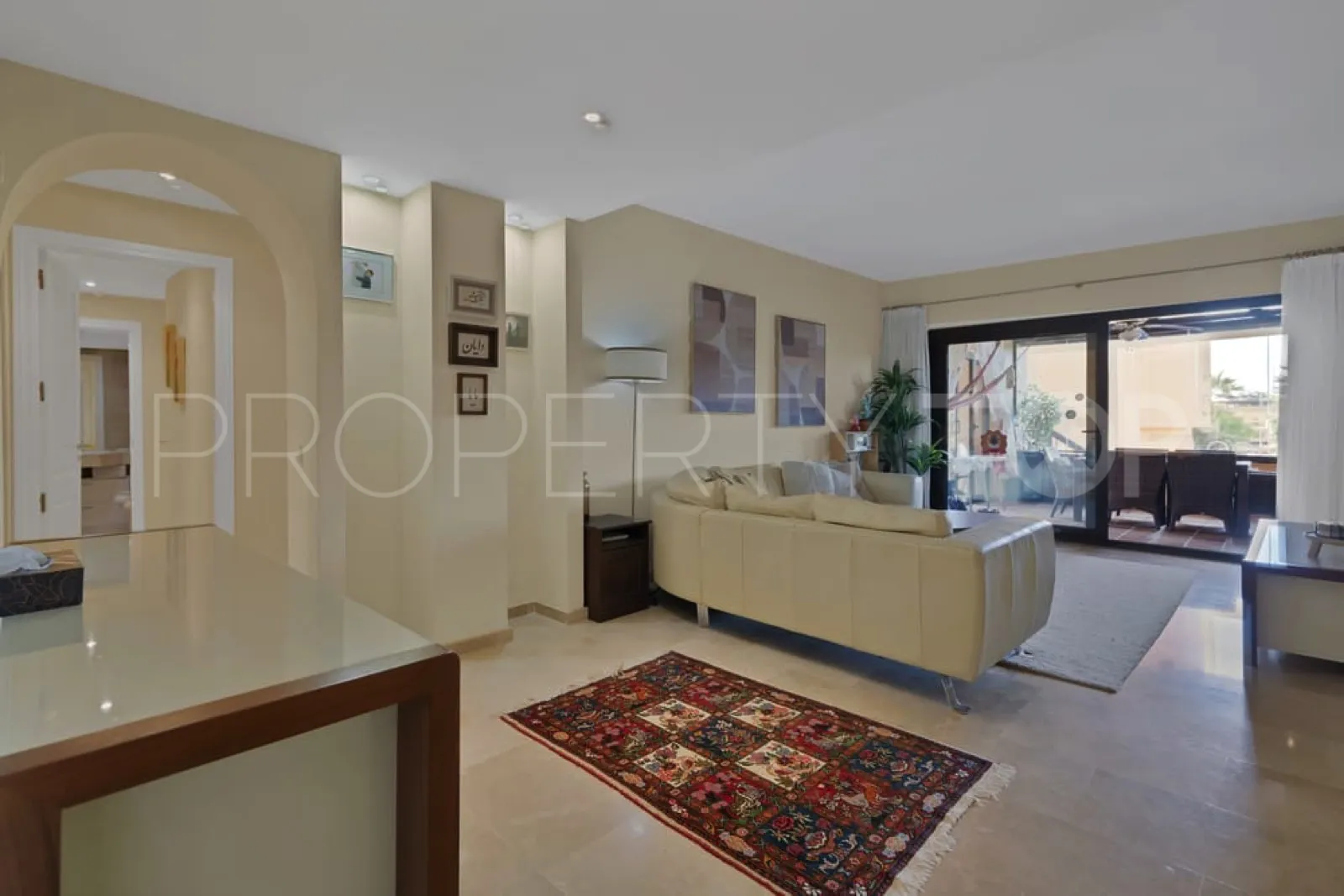 Apartamento planta baja en venta en La Duquesa