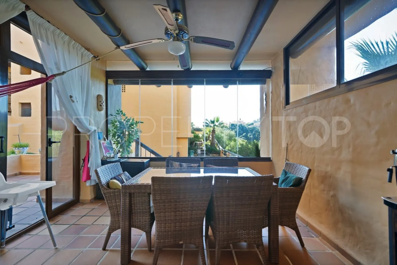 Apartamento planta baja en venta en La Duquesa
