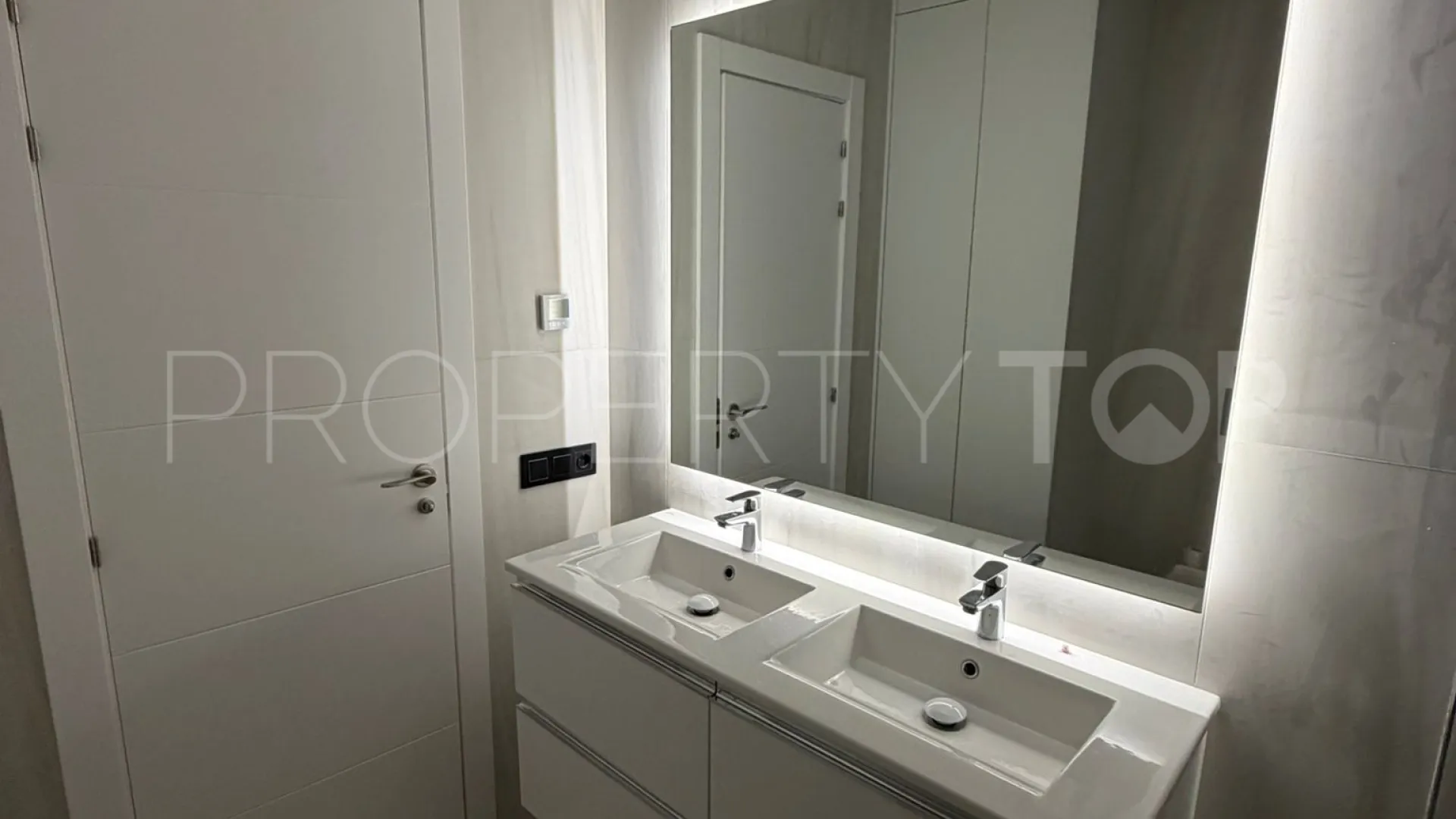 3 bedrooms apartment for sale in Benamara