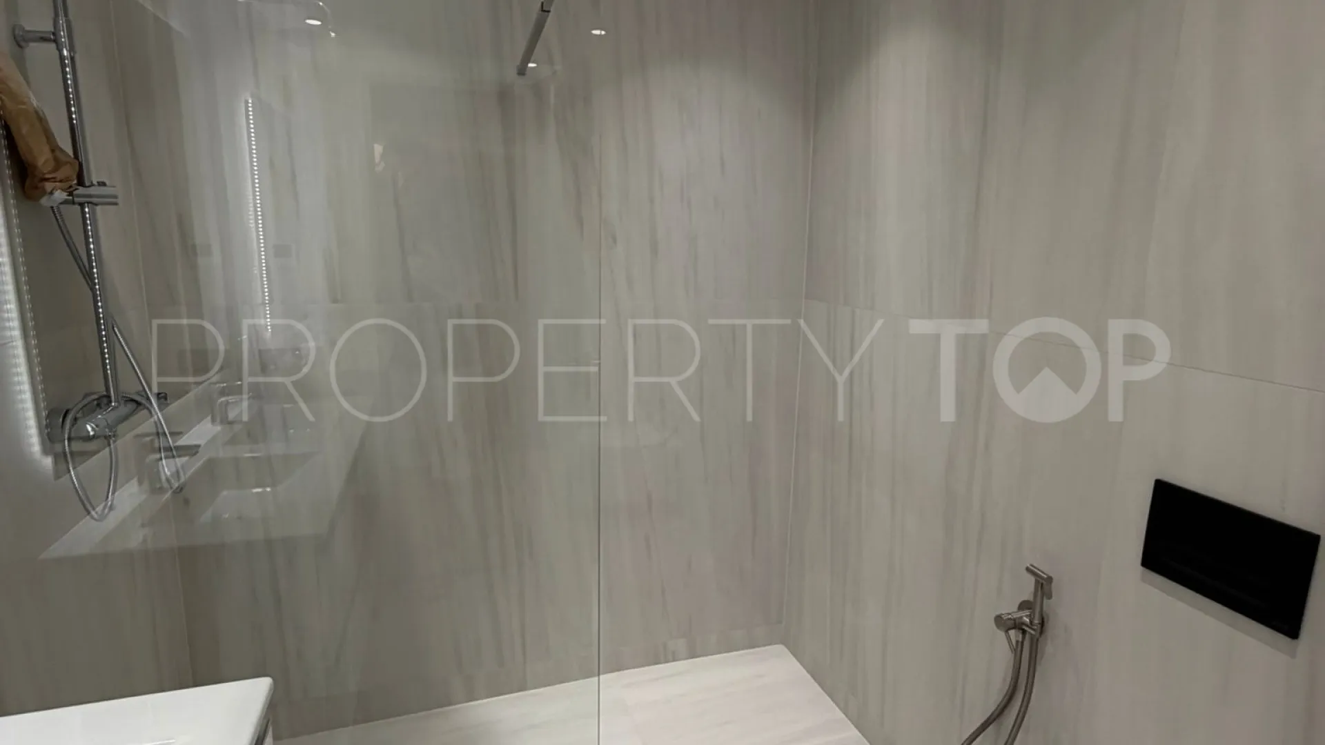 3 bedrooms apartment for sale in Benamara