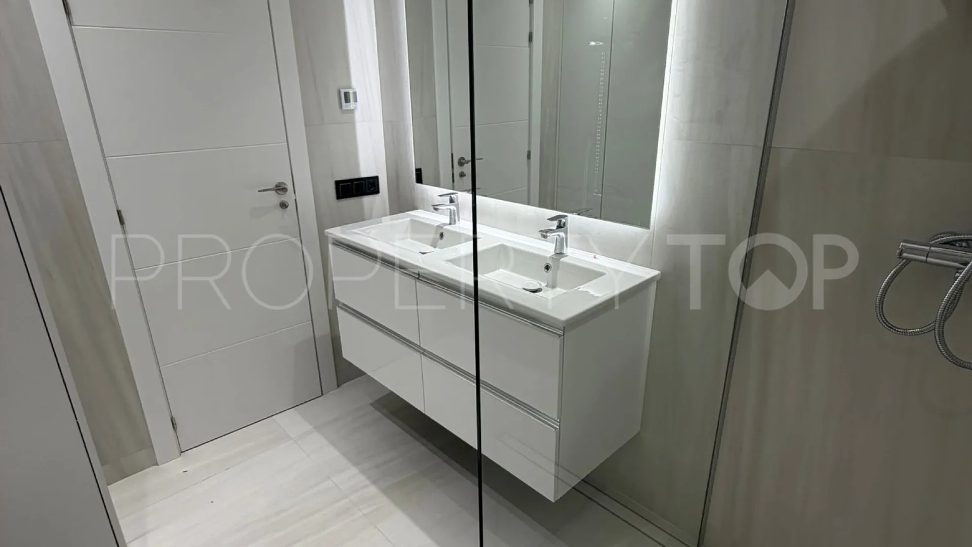 3 bedrooms apartment for sale in Benamara