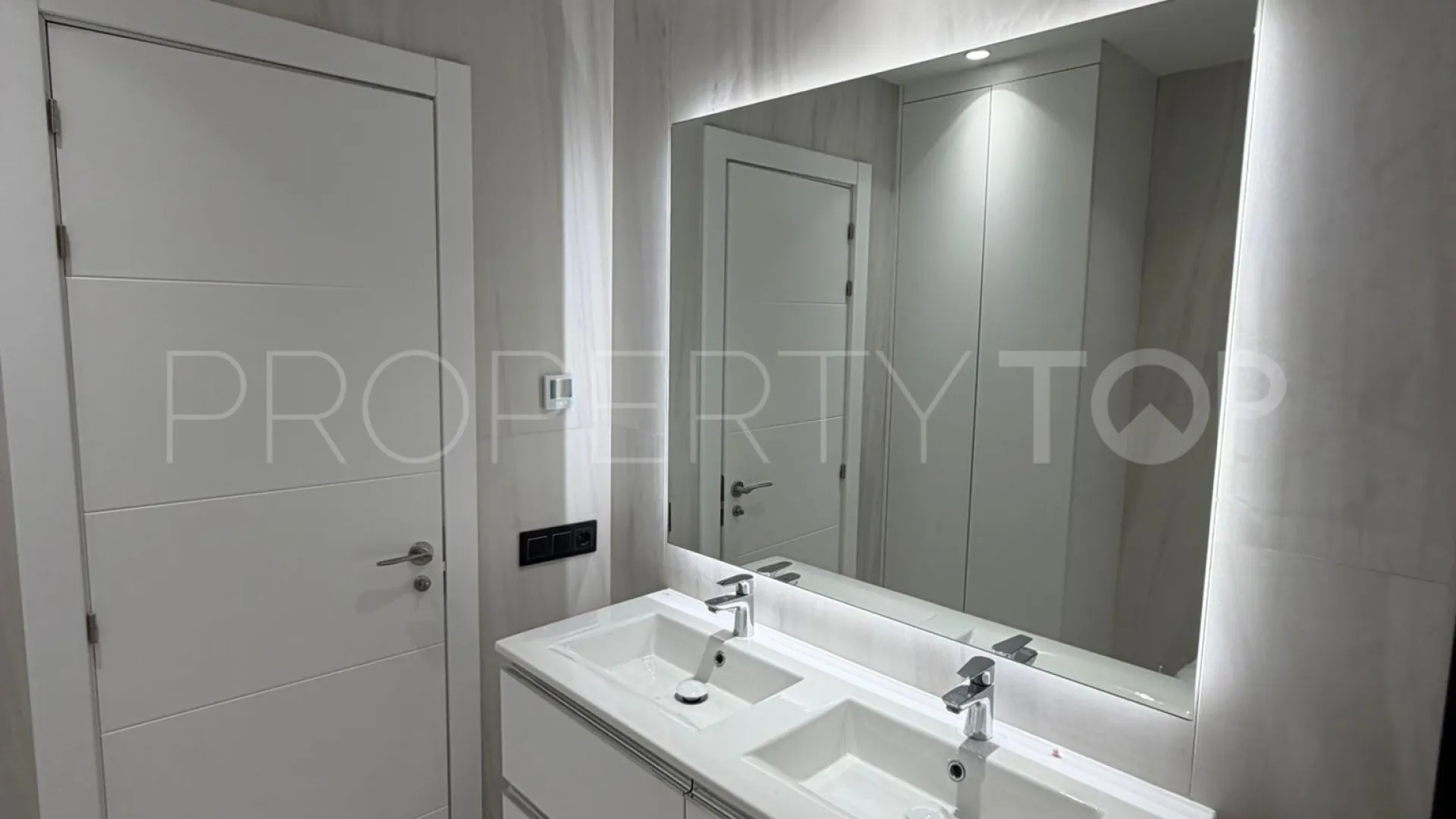 3 bedrooms apartment for sale in Benamara