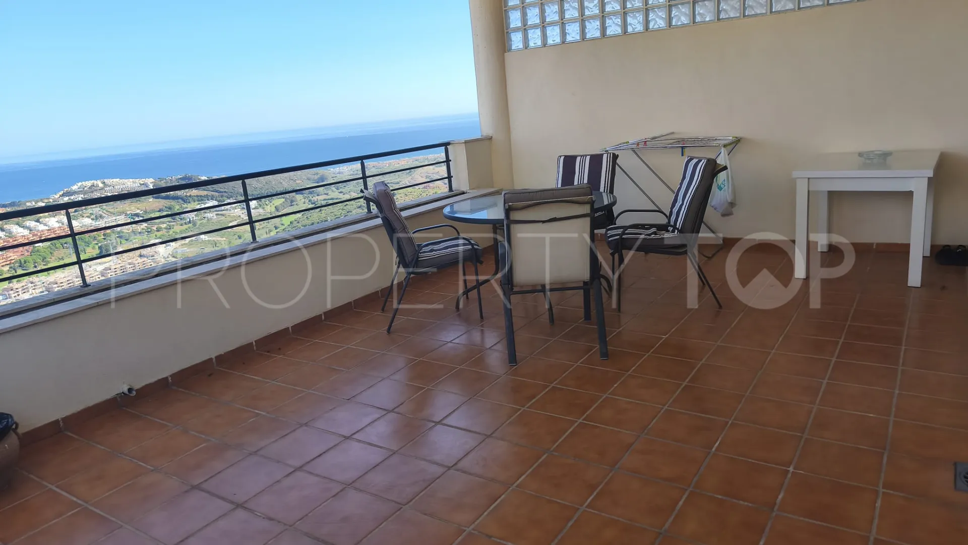 Apartamento de 3 dormitorios a la venta en Doña Julia