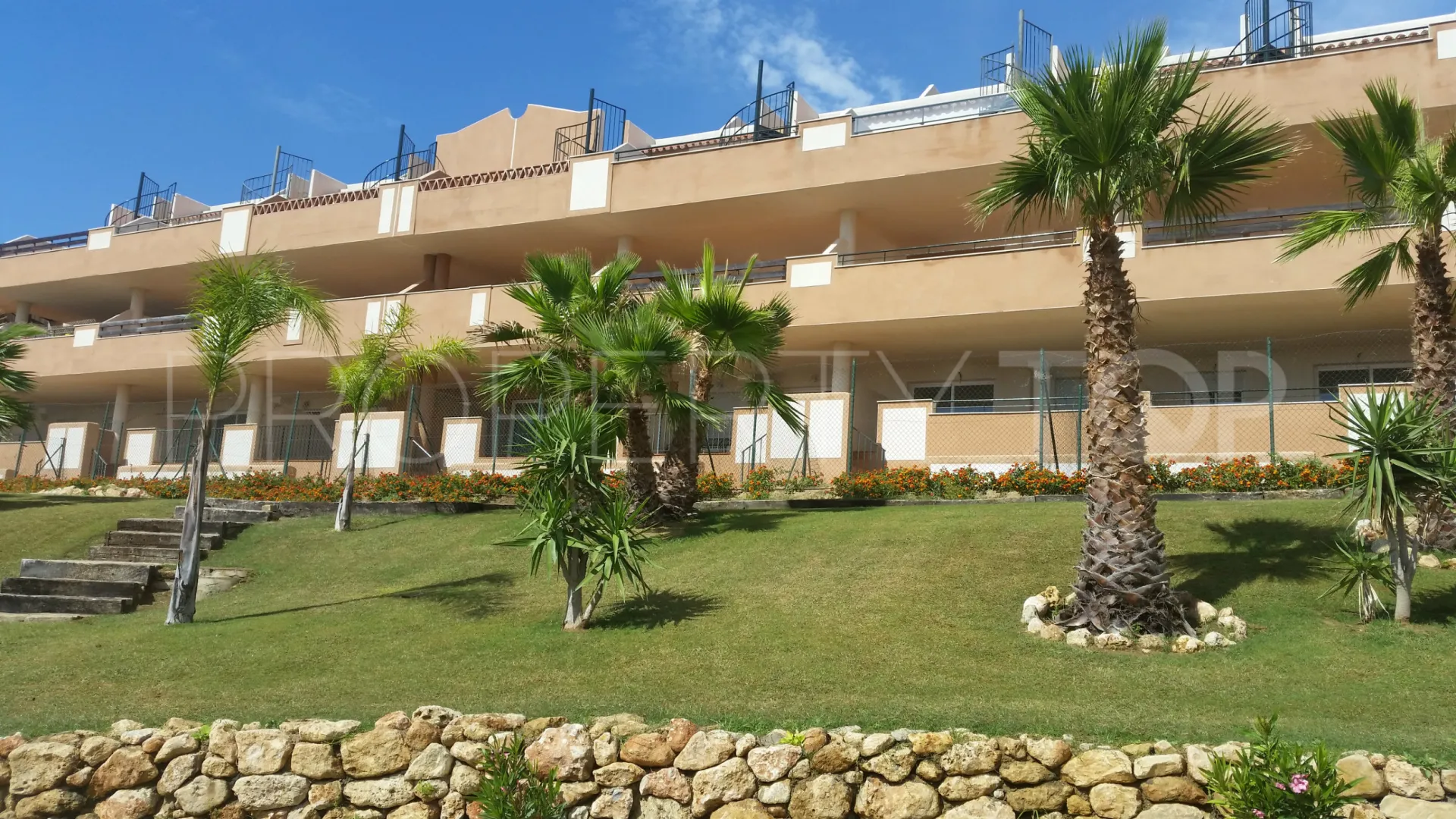 Apartamento de 3 dormitorios a la venta en Doña Julia